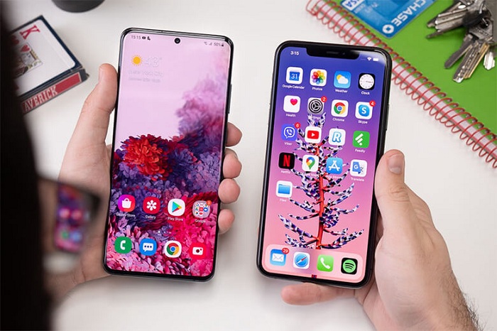 iPhone 11 và Galaxy S20 FE đều sở hữu thiết kế nguyên khối cứng cáp cùng các chi tiết được hoàn thiện tỉ mỉ