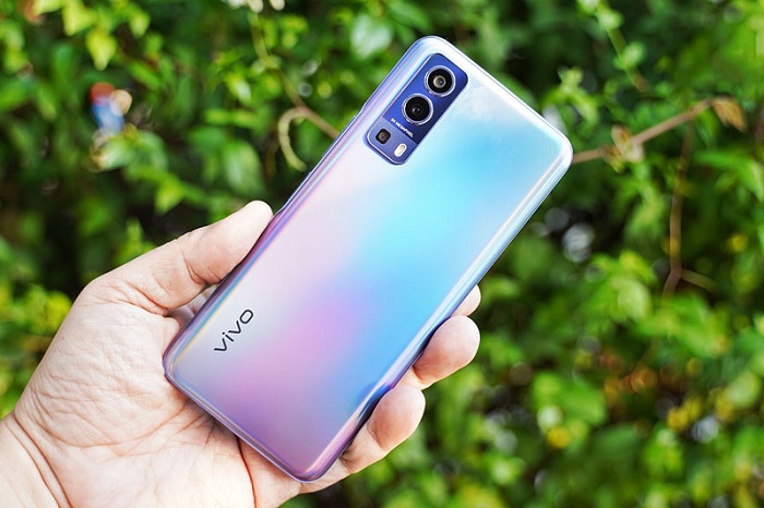 Mặt lưng của vivo Y72 5G