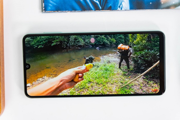 Samsung Galaxy A22 có giá bán hiện có giá khuyến mại 5.690.000 đồng tại Viettel Store