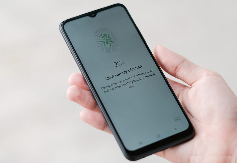 Cảm biến vân tay được đặt dưới nút nguồn