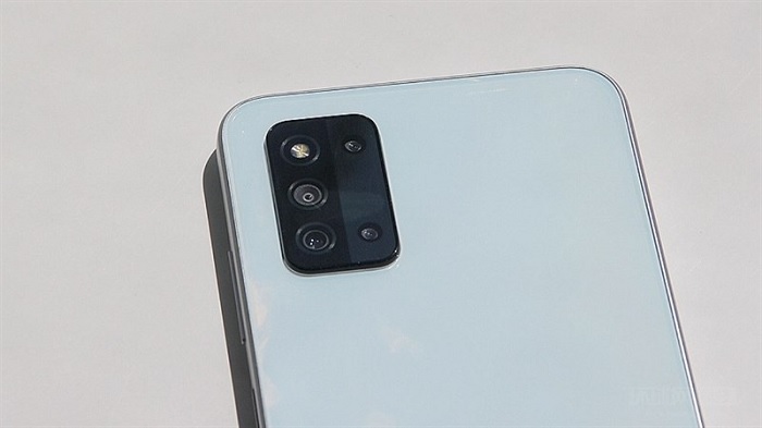 Galaxy F52 5G sở hữu cụm 4 camera sau chất lượng với camera chính lên tới 64MP