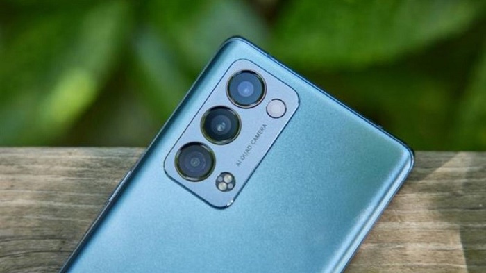 Cụm 5 camera sau được thiết kế gọn gàng ở mặt lưng