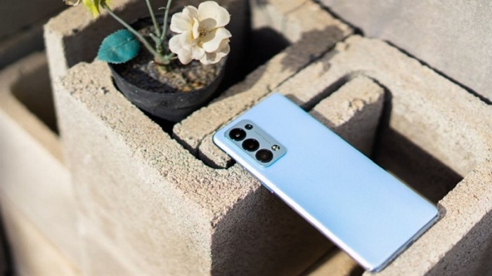 Thiết kế Reno6 Pro+