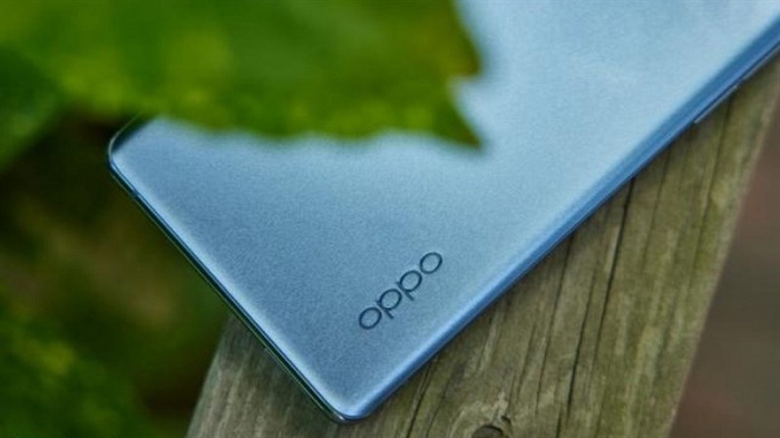 Máy sở hữu mặt lưng vô cùng quyến rũ