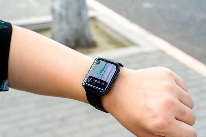 Có thể sử dụng eSIM cùng khả năng kháng nước 5ATM