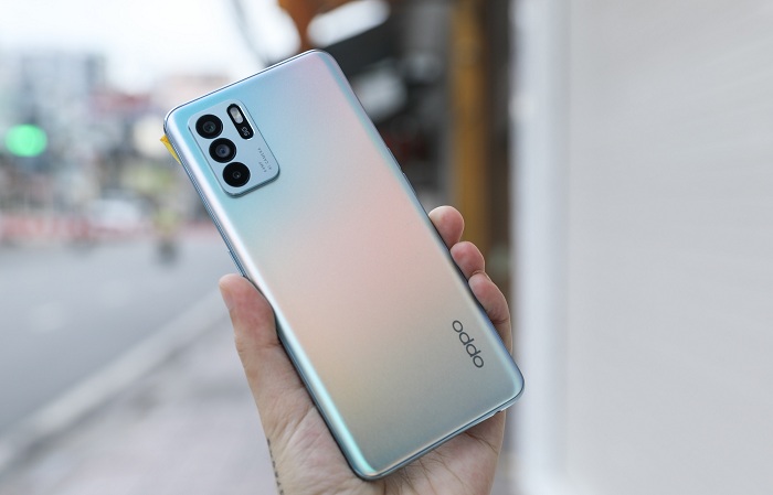 Reno6 Z 5G đi kèm pin 4.310 mAh được hỗ trợ sạc nhanh 30W