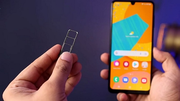 Khay cắm sim có 3 vị trí gồm 2 sim nano và 1 thẻ nhớ microSD