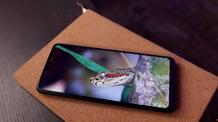 Galaxy F22 cho thời lượng pin dài, sạc nhanh đầy
