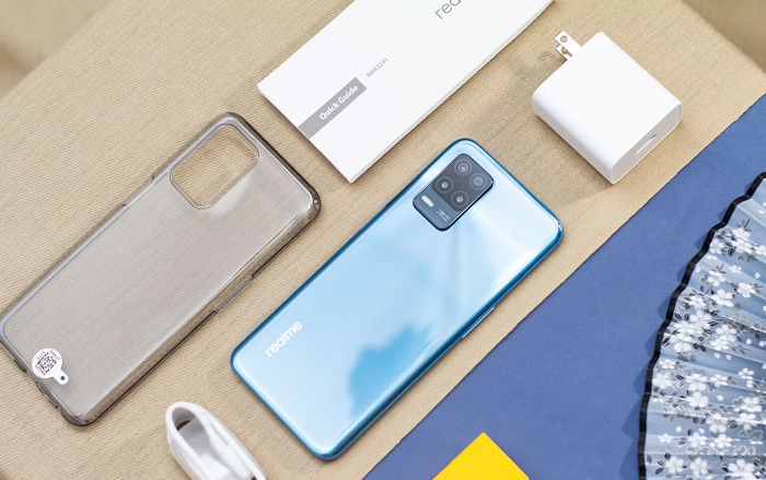 Trên tay Realme 8 5G