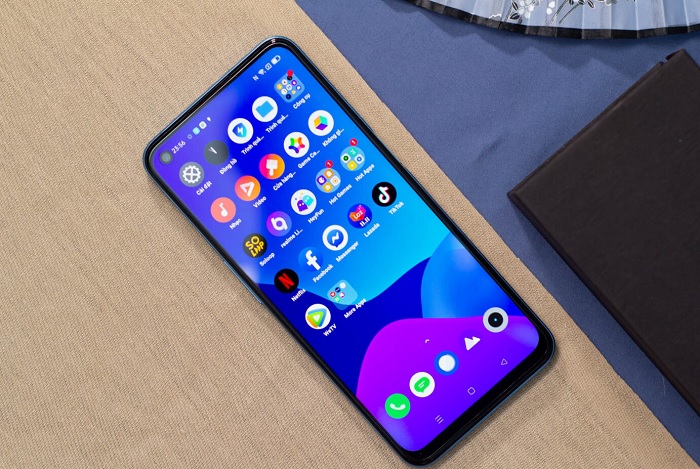 Mặt trước của Realme 8 5G