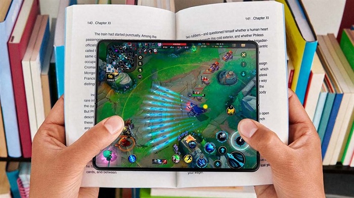 Galaxy Z Fold3 5G được trang bị một cấu hình chuẩn flagship với con chip mạnh mẽ, hỗ trợ 5G
