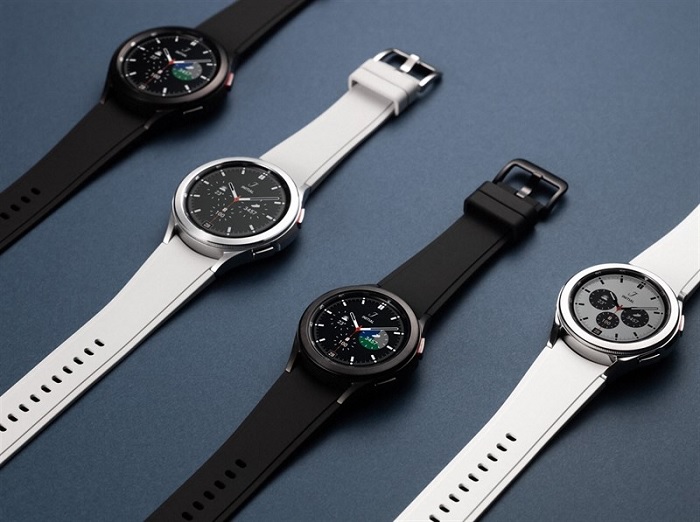 Galaxy Watch4 Classic được trang bị viền xoay vật lý trông hầm hố hơn