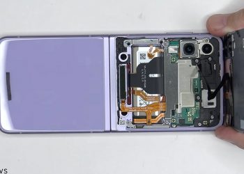 bên trong Galaxy Z Flip3 5G