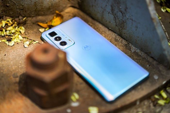 Chiếc điện thoại hiếm hoi trong phân khúc tầm trung được trang bị công nghệ camera tele tiềm vọng