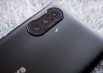 Cận cảnh POCO F3 GT – Phiên bản đổi tên của Redmi K40 Gaming