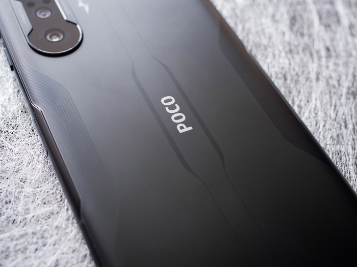 Logo POCO được đặt vào vị trí logo Redmi trước đây