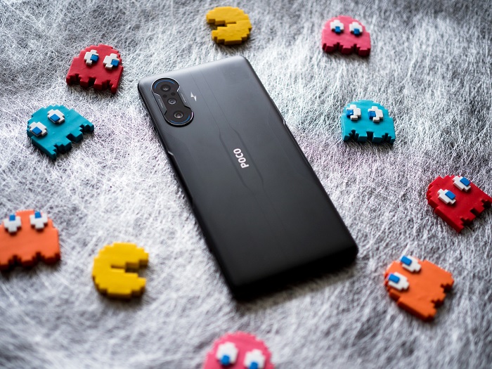 Mặt lưng của POCO F3 GT