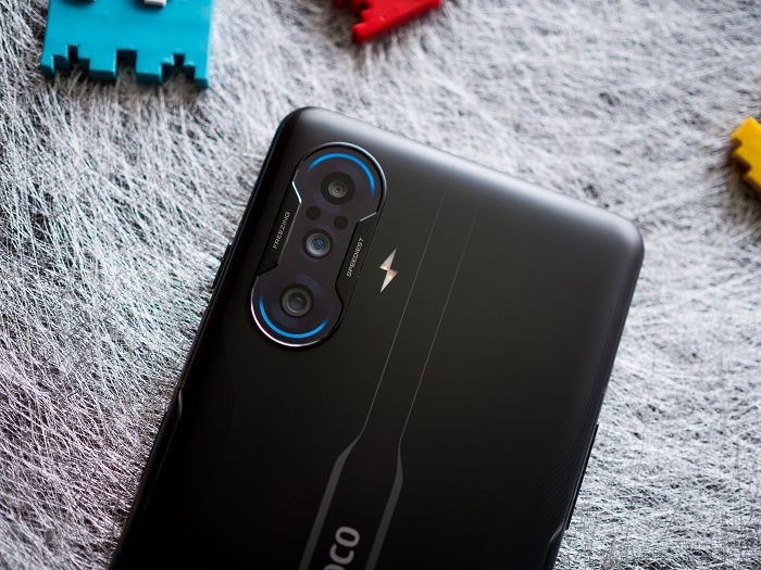 Đèn led màu xanh khi nhìn ở góc độ này…