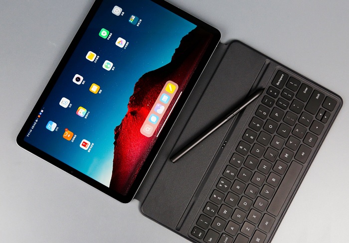 Bàn phím giúp người dùng sử dụng Mi Pad dễ dàng hơn cho công việc