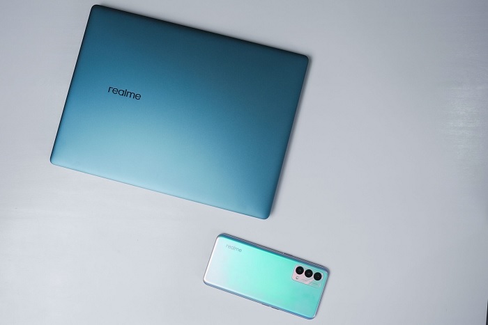 realme Book khá mỏng và nhẹ