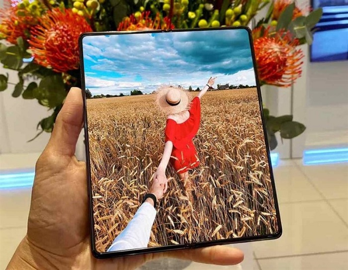 Galaxy Fold 3 có camera selfie ẩn dưới màn hình