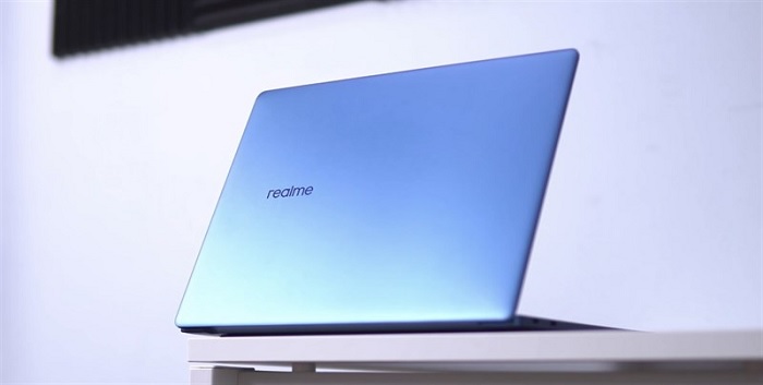 Realme Book đi kèm tông màu xanh dương bắt mắt và sử dụng thiết kế nhôm nguyên khối