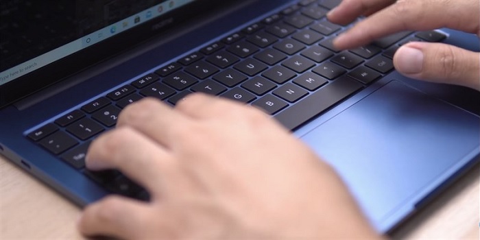 Bàn phím cho trải nghiệm gõ phím rất tốt