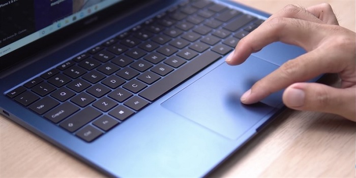 TouchPad trên Realme Book có kích thước khá lớn