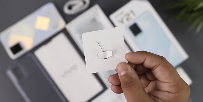 Que chọc sim đi kèm máy