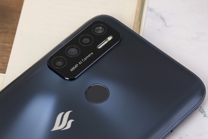 Vsmart Live 4 được trang bị 4 camera sau và pin 5.000 mAh