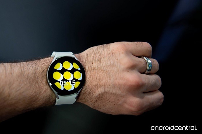 Galaxy Watch4 có khả năng chống nước ATM + IP68 và độ bền đạt chuẩn quân đội Mỹ MIL-STD-810G