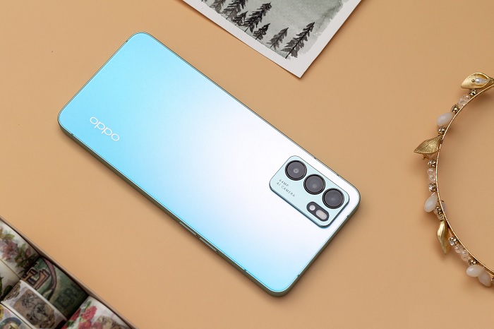 Reno6 5G được thiết kế phẳng tương tự iPhone 12