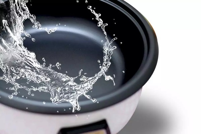 Lòng nồi chống chính đem lại nhiều tiện lợi cho quá trình sử dụng