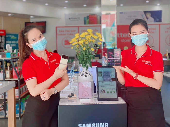 Đến Viettel Store trên tay và trải nghiệm Galaxy Z Fold3 5G & Z Flip3 5G - 2 siêu phẩm màn hình gập hot nhất hiện nay