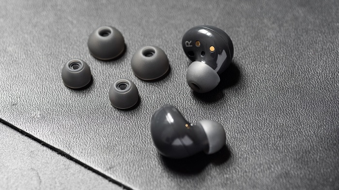 Người dùng có thể thay đổi các nút silicon để vừa với tai nghe của mình