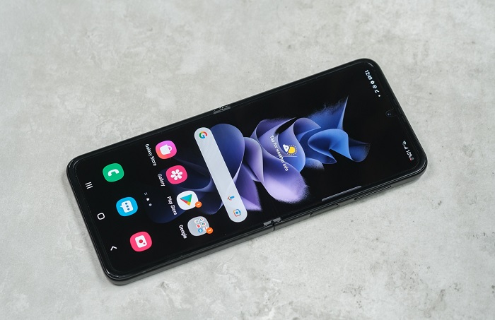 Trên tay Galaxy Z Flip3 5G