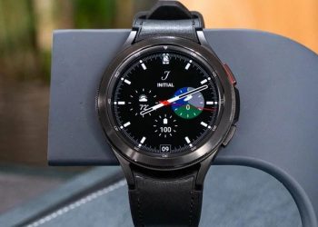Trên tay Samsung Galaxy Watch4 Classic