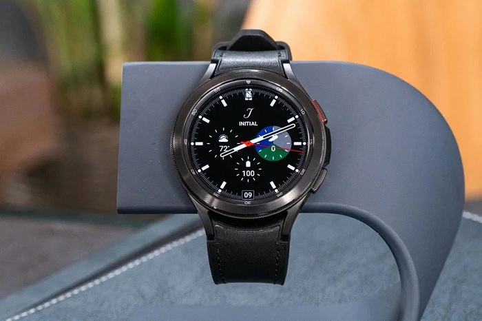 Galaxy Watch4 Classic chạy hệ điều hành Wear OS 3.0