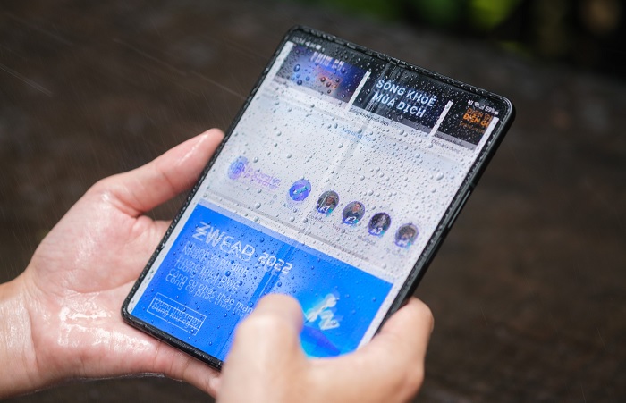 Galaxy Z Fold3 5G được trang bị khả năng chống nước IPX8