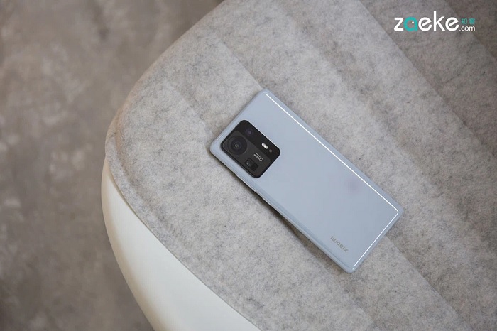 Dải ăng ten trên Xiaomi Mi MIX 4 được thiết kế rất thông minh