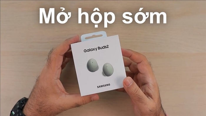 Hình ảnh hộp đựng Galaxy Buds 2 được cắt từ video