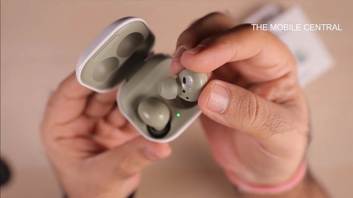 Video mở hộp Galaxy Buds 2 màu olive