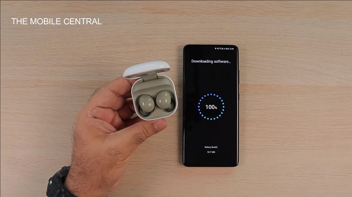 Video mở hộp Galaxy Buds 2 màu olive