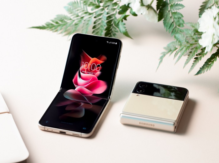 Galaxy Z Flip 3 5G đi kèm pin 3.300 mAh
