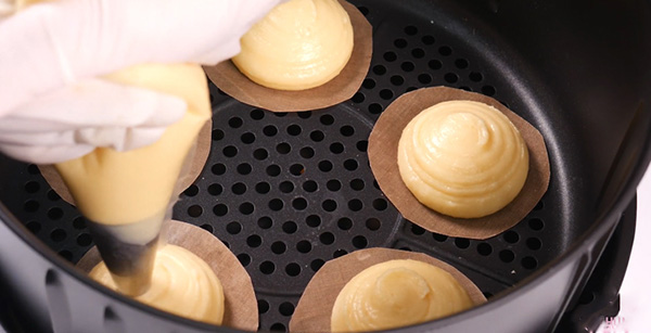 Cách làm bánh Sukem bằng nồi chiên không dầu (1)