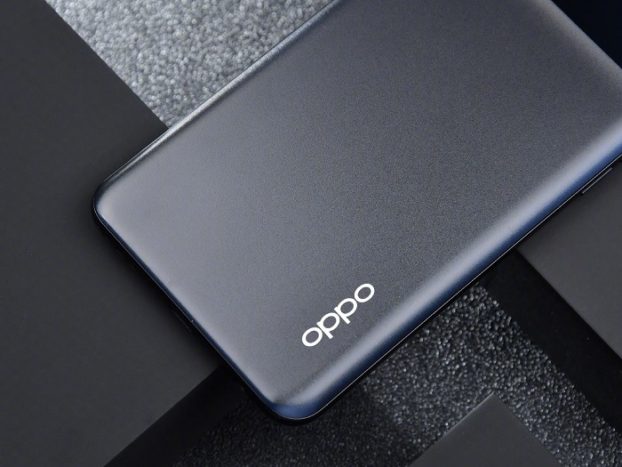 Mặt lưng được vát cong về hai bên đem đến sự thoải mái cho người dùng