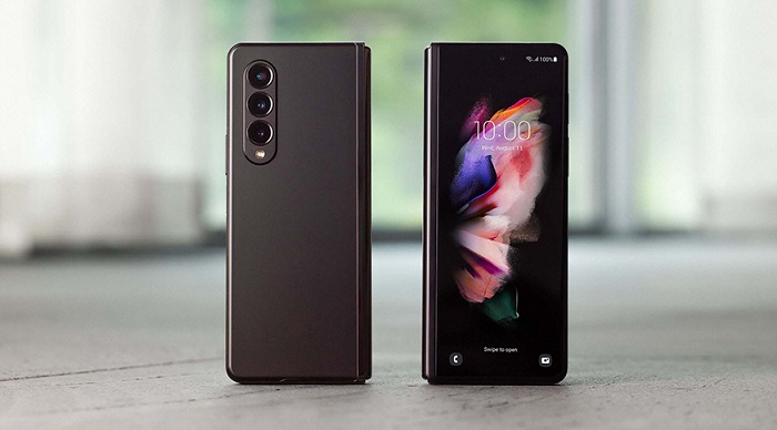 Galaxy Z Fold3 5G khi gập lại