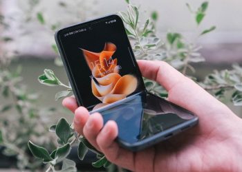 đánh giá Samsung Galaxy Z Flip3 5G