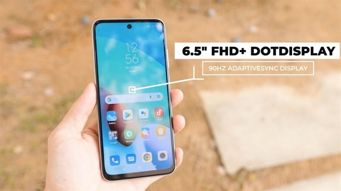 Màn hình Redmi 10 có độ sáng cao, sử dụng thoải mái ngoài trời