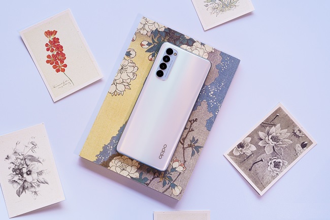 Mặt sau của OPPO Reno4 Pro